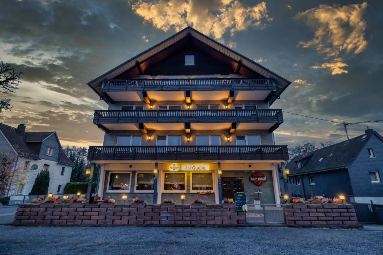 Gasthaus Zur Quelle Бад-Маріенберґ Екстер'єр фото