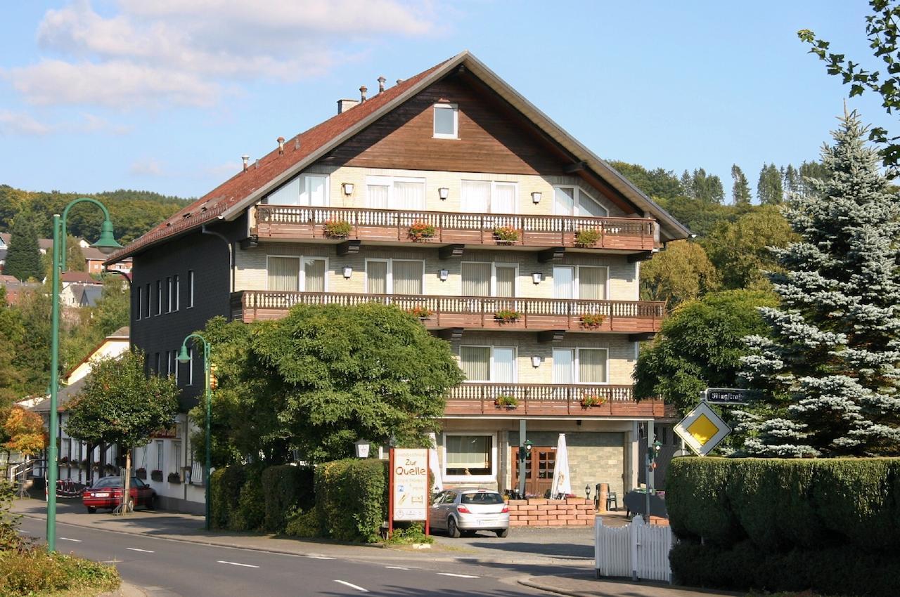 Gasthaus Zur Quelle Бад-Маріенберґ Екстер'єр фото